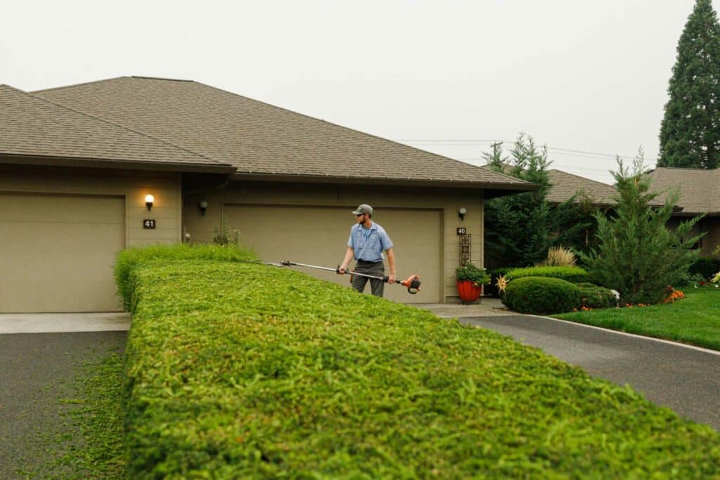 yakima lawn maintenance services Colonial Lawn and Garden