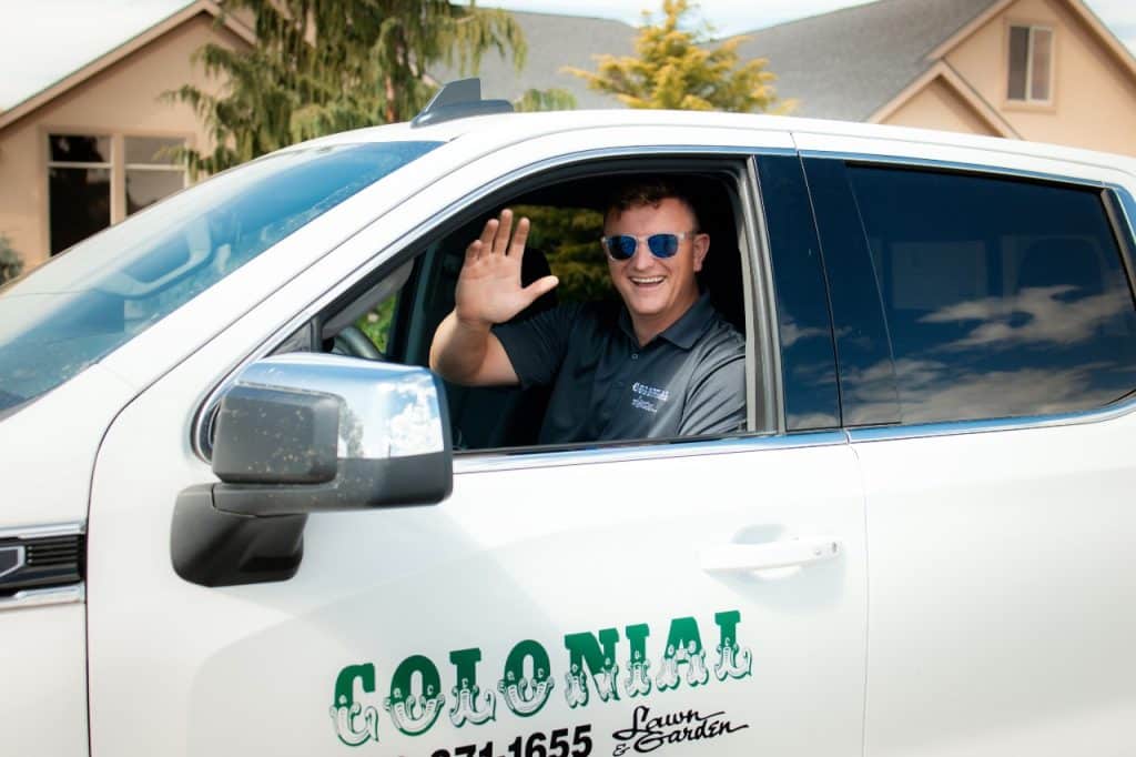 Colonial Lawn & Garden local lawn spray service